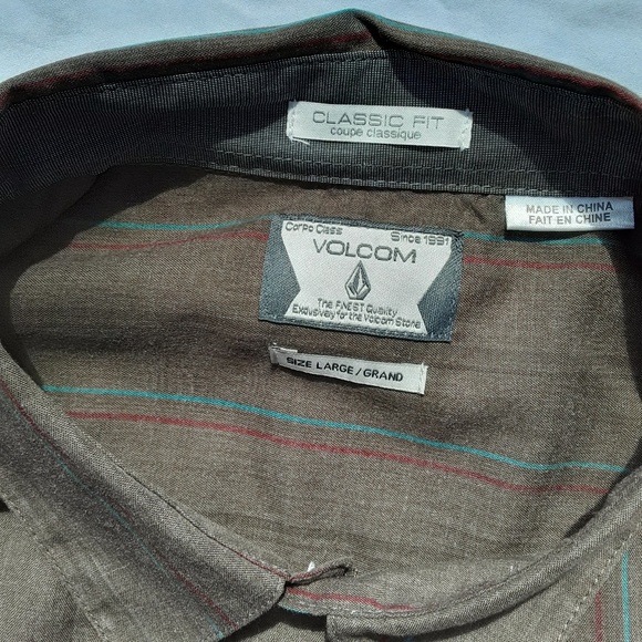 Volcom button down - Picture 4 of 4